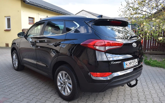 Hyundai Tucson cena 73900 przebieg: 104000, rok produkcji 2016 z Bełżyce małe 466